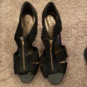 Black sandal heel